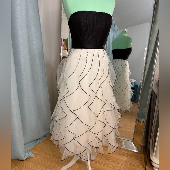 BCBG cocktail Elegant Black and White Strapless Dress - Picture 3 of 8